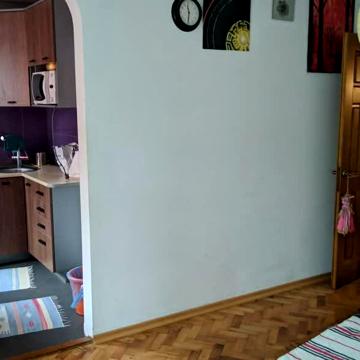 Олени Кульчицької вул., 1