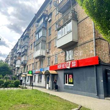2 кім квартира, 42.6м кв, пр-т Відрадний. 42000$