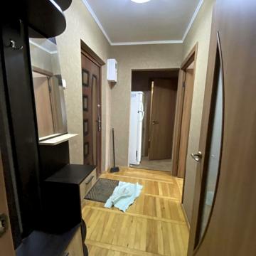Героїв просп., 12