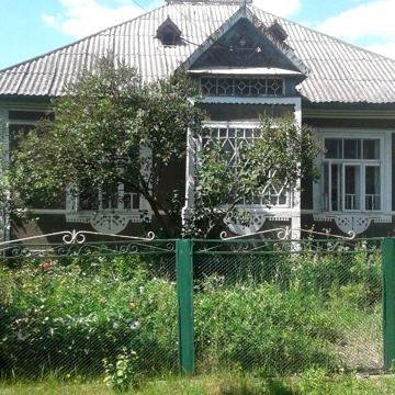 Продається будинок із земельною ділянкою
