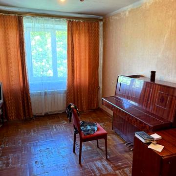 Героїв Крут вул. (Валентини Терешкової), 4