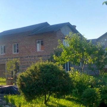 Продаж цегляного будинку