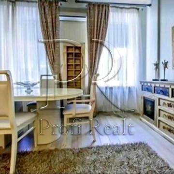 Інститутська вул., 24/7