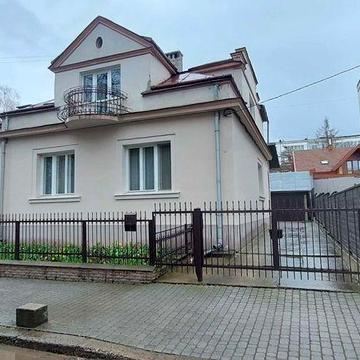 Продаю 3х к.кв. в Центрі (р-н вул. Матейки) в малоквартирному будинку