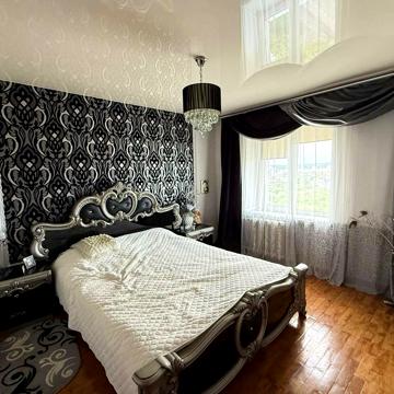 Авраама Лінкольна вул., 53