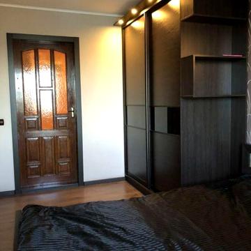 Сдам 2 ком квартиру метро Левада