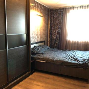 Сдам 2 ком квартиру метро Левада