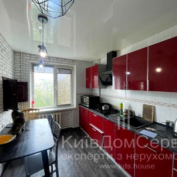 Незалежності бульв. (50 років Жовтня), 6