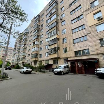 Незалежності бульв. (50 років Жовтня), 6