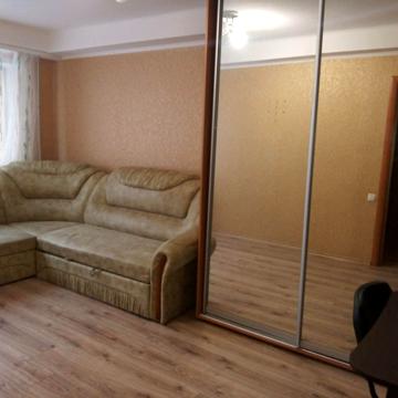 Михайла Грушевського вул., 11