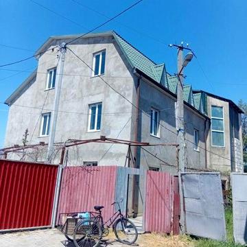 Продам новый дом в самом центре идеально подойдёт под гостиницу