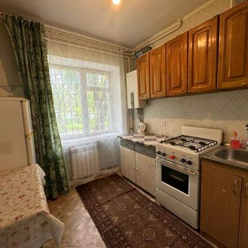 Богдана Хмельницького просп. (Героїв Сталінграда), 140г