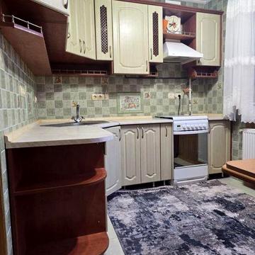 Продається 2-х кімнатна  квартира від  власника