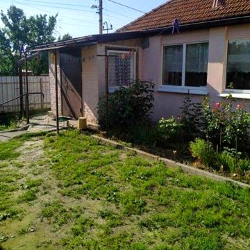 Житловий будинок у живописному районі міста, на Вакуленцях.