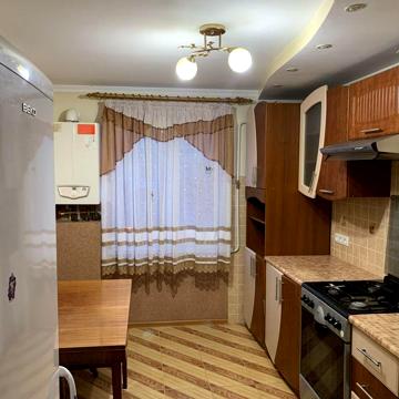 Продається простора 3-кімнатна квартира
