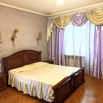 Щекавицька, 7/10
