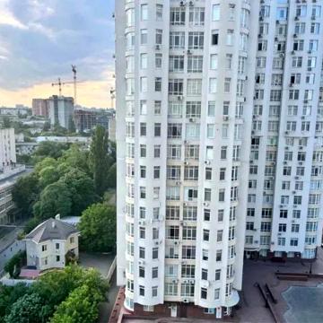 Французький бульв., 22б