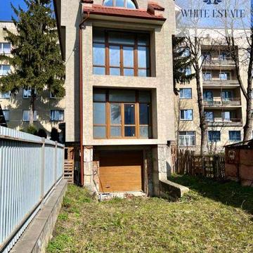 Продаж 4 п. будинку у центрі по вул.Стецька