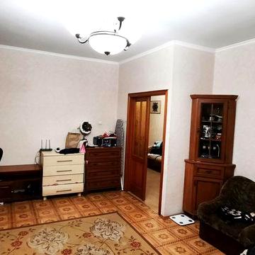 Продам 2к. на Робочій . Площа 82 м. , кухня 11,8 м.  Торг.  NS