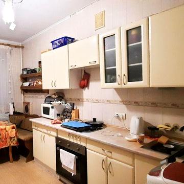 Продам 2к. на Робочій . Площа 82 м. , кухня 11,8 м.  Торг.  NS