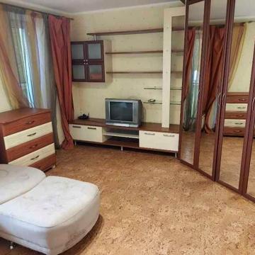 Сдам 1к.кв. Героев Харькова 64а, Оранжевый дом Свободная!