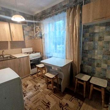 3-кім. з меблями та Технікою на Космосі