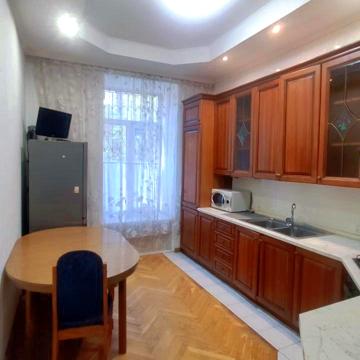 Олеся Гончара вул., 32-Б