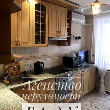 Ломаківська / Мічуріна вул. 4. Печерськ. єВідновлення. Видова.