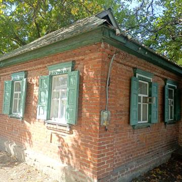 Дом,капітальний кирпичний будинок в Кременчуці .