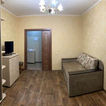 Дніпровська набережна вул., 26