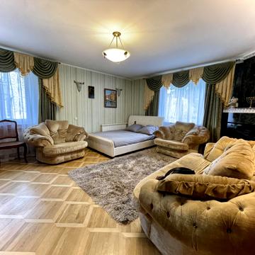 Академіка Возіанова вул. (Академіка Карпинського), 10