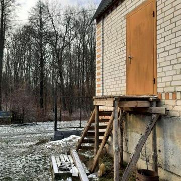 Продам  будинок  дачу в передмісті.