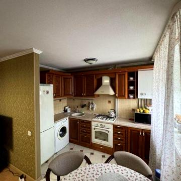 Продам 2 х ком квартиру на пр. Слобожанский