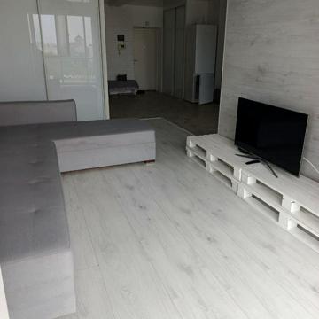 Зарічанська вул., 9
