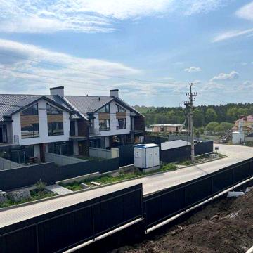 Продам 2 поверховий таунхаус 184 кв. м, 3 кімнати. Ділянка 3.5 сотки,