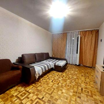 Володимира Івасюка просп. (Героїв Сталінграду), 38