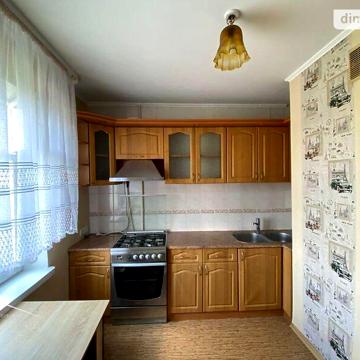 Довгострокова оренда 1к Квартира Кулика і Гудачека (Макарова) вулиця