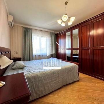 Федора Ернста вул., 8