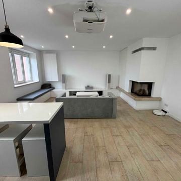 Продаж 3-х кімн квартири, центр міста, 82 м²