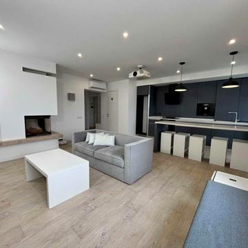 Продаж 3-х кімн квартири, центр міста, 82 м²