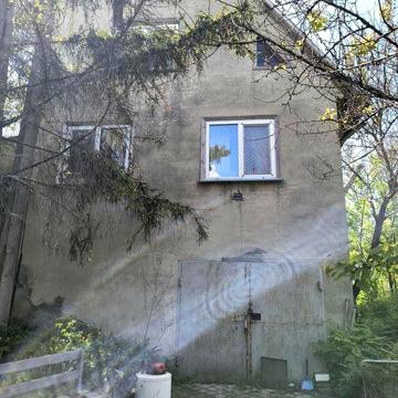 Продач дачного будинка з виходом на воду