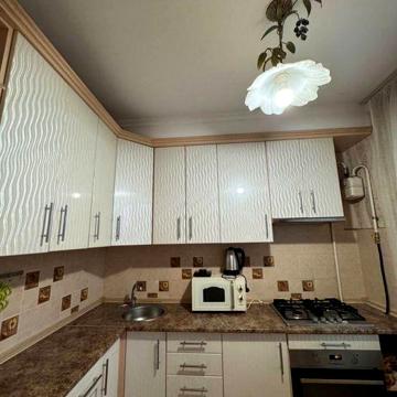 Сдам квартиру, 3-х кімнатна