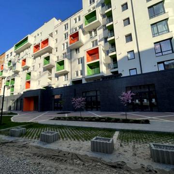 Чудова 2 кімнатна квартира біля озера