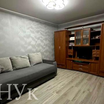 Привокзальна вул., 13а