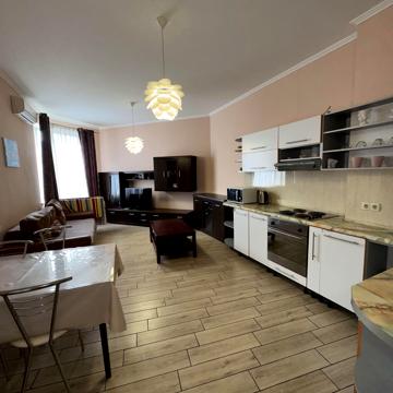 Середньофонтанська вул., 19б