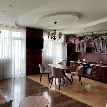 Орендна,,продаж дворівн. 4 кімн.кварт.по вул.Заміська(район Мазепи)