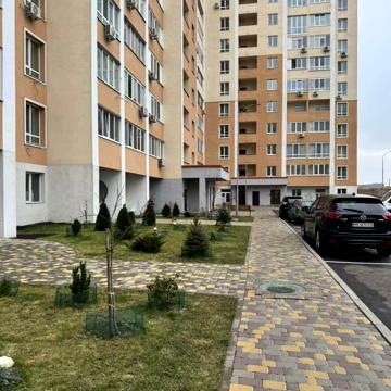 Чубинського вул., 8-Б