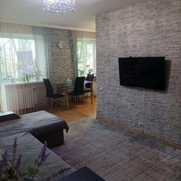 Продам СВОЮ 3-х комнатную квартиру в центре