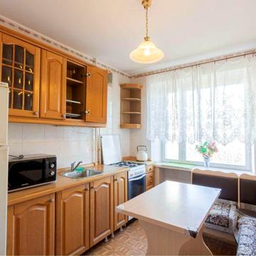 Авіаконструктора Антонова вул., 7