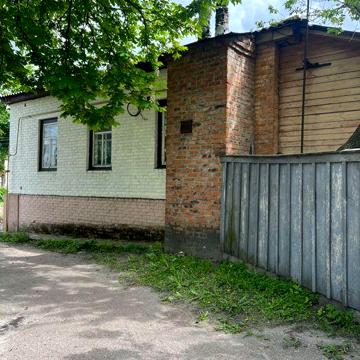 Продам квартиру в центрі міста Остер!